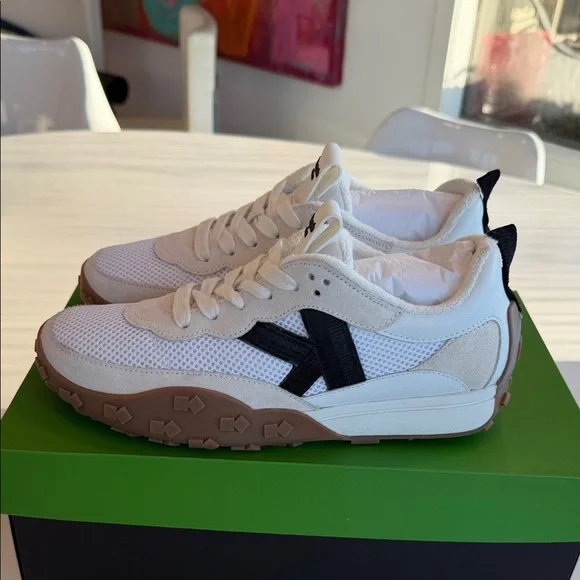 Kate Spade K as in Kate Mesh Sneakers 8.5 - Picture 9 of 14